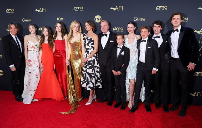 "Έχει την καρδιά λέαινας": H Νικόλ Κίντμαν τιμήθηκε με το ανώτατο βραβείο του κινηματογράφου, το AFI Life Achievement Award