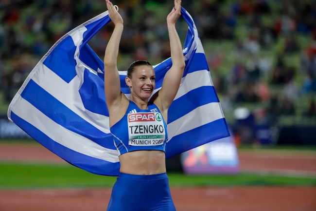 Ελίνα Τζένγκο: "Δεν μπορούσα να αγωνιστώ σε καμία διοργάνωση εκτός Ελλάδας γιατί δεν είχα την υπηκοότητα"