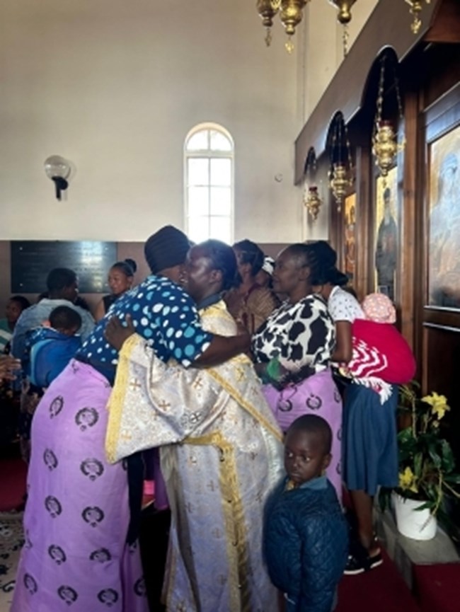 Ιστορικό γεργονός: Η πρώτη  γυναίκα διακόνισσα της ορθόδοξης εκκλησίας χειροτονήθηκε στην Ζιμπάμπουε