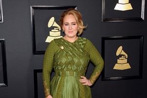 Τι συμβαίνει με την Adele και απέρριψε συναυλίες 200 εκατομμυρίων;